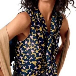 CAbi #3790 Flynn Tie top